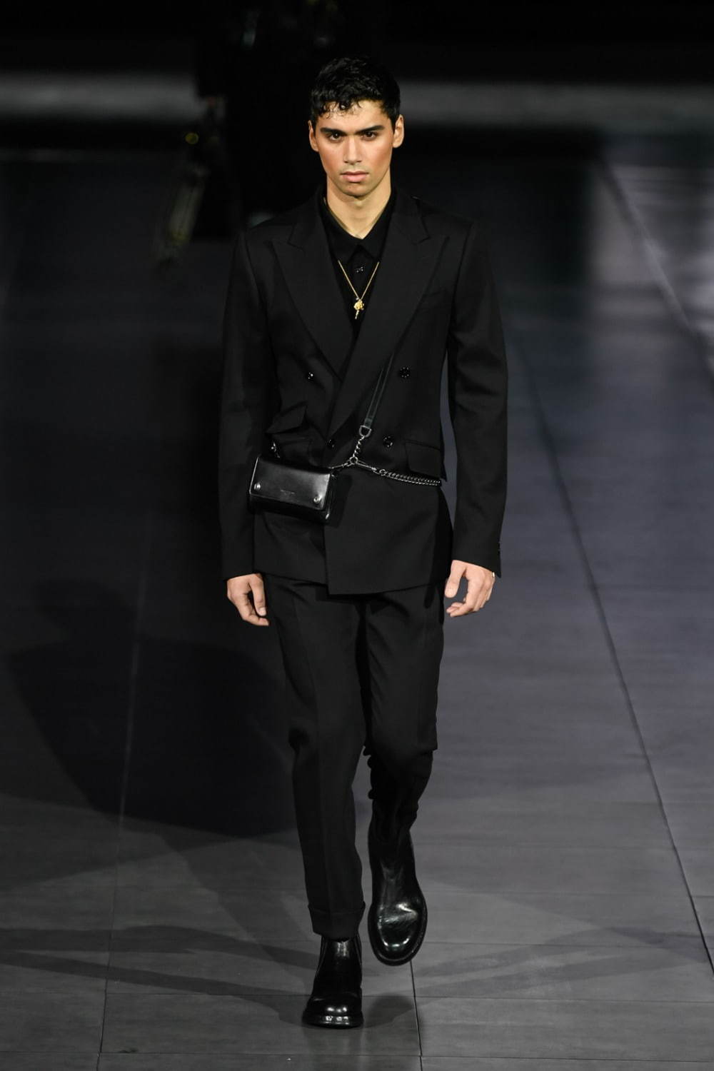 メンズ 黒のシャツ ロング を使ったコーディネート ファッションプレス メンズ 黒のシャツ ロング を使ったコーディネート ファッションプレス