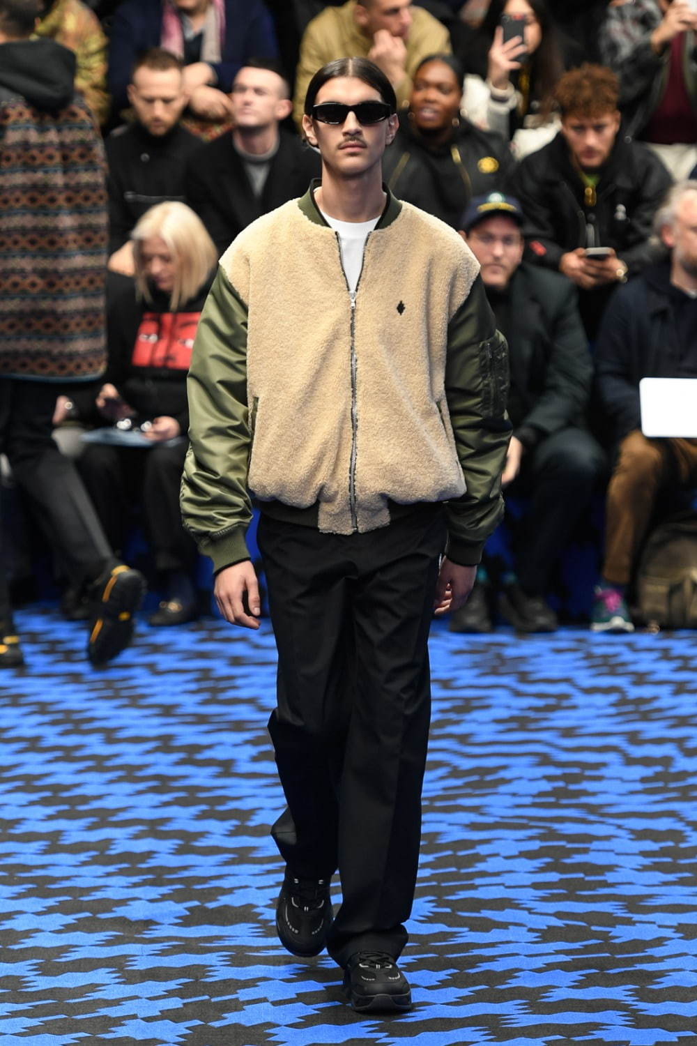 メンズ・ベージュのブルゾンを使ったコーディネート - ファッションプレス