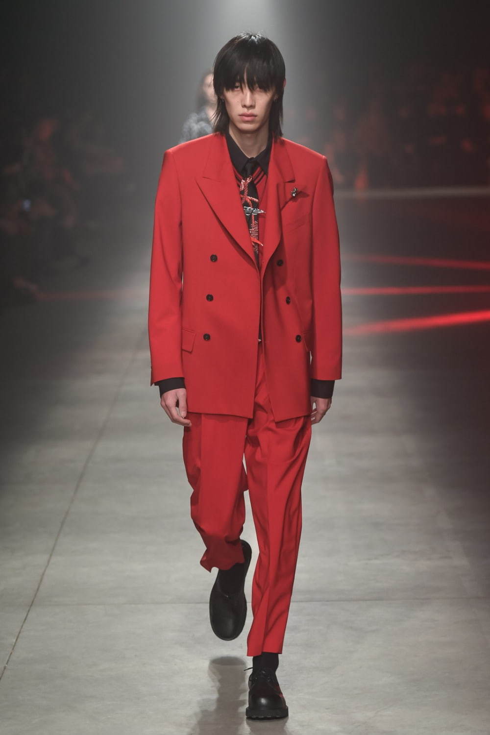 写真5 42 メンズ 赤のダブルジャケットを使ったコーディネート着用 コレクションルックギャラリー ファッションプレス