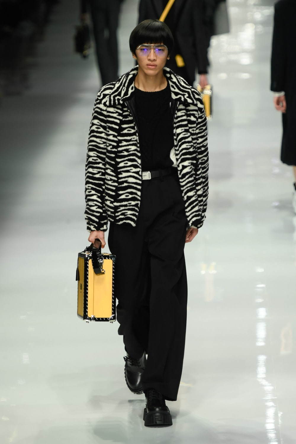 フェンディ(FENDI) 2020-21年秋冬メンズコレクション シルエット - 写真11