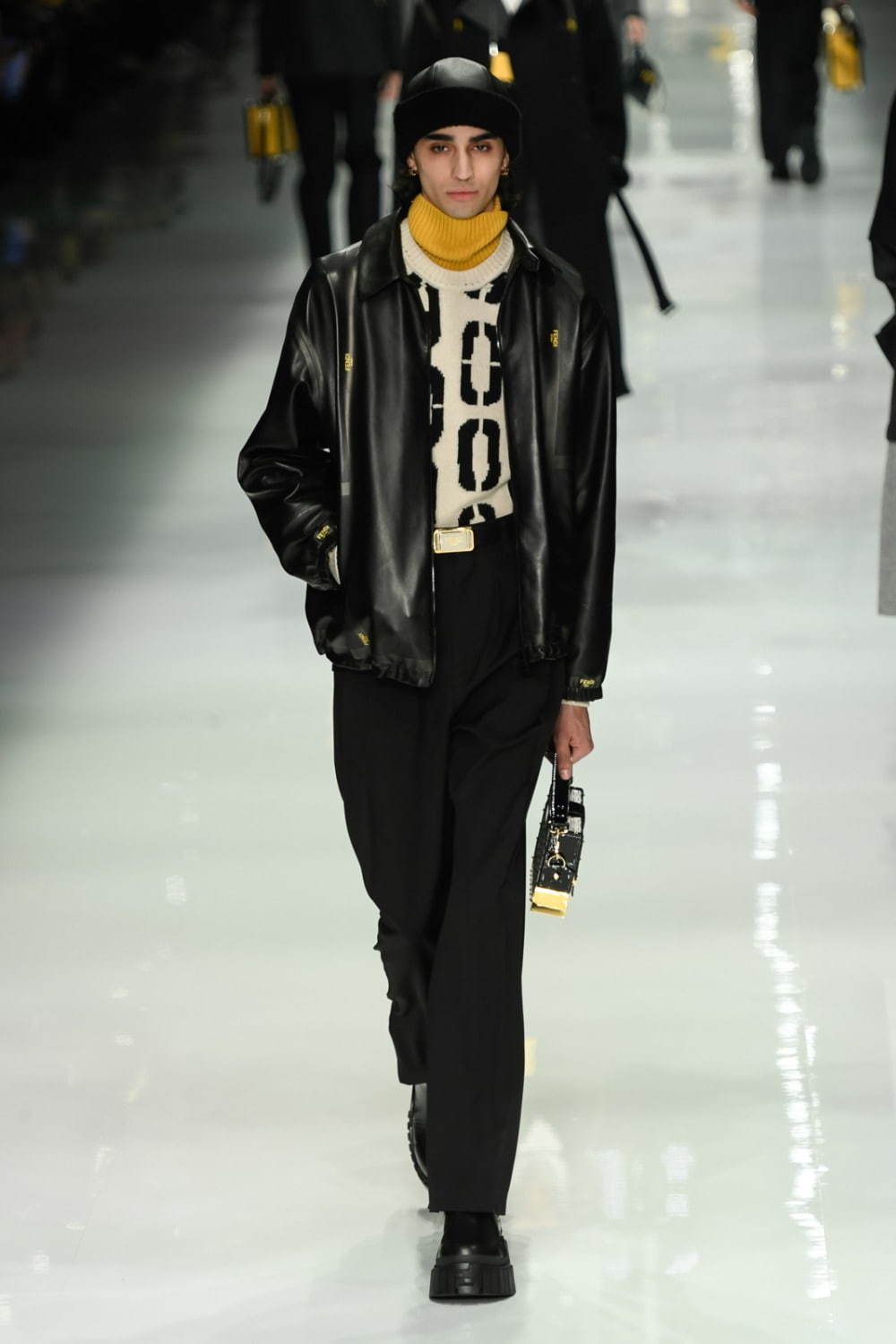 フェンディ(FENDI) 2020-21年秋冬メンズコレクション シルエット - 写真14