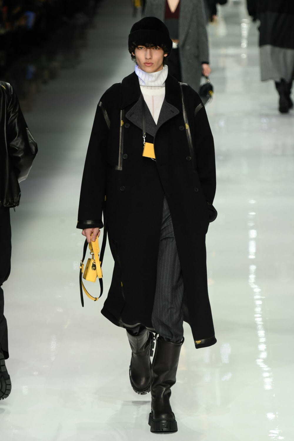 フェンディ(FENDI) 2020-21年秋冬メンズコレクション シルエット - 写真15