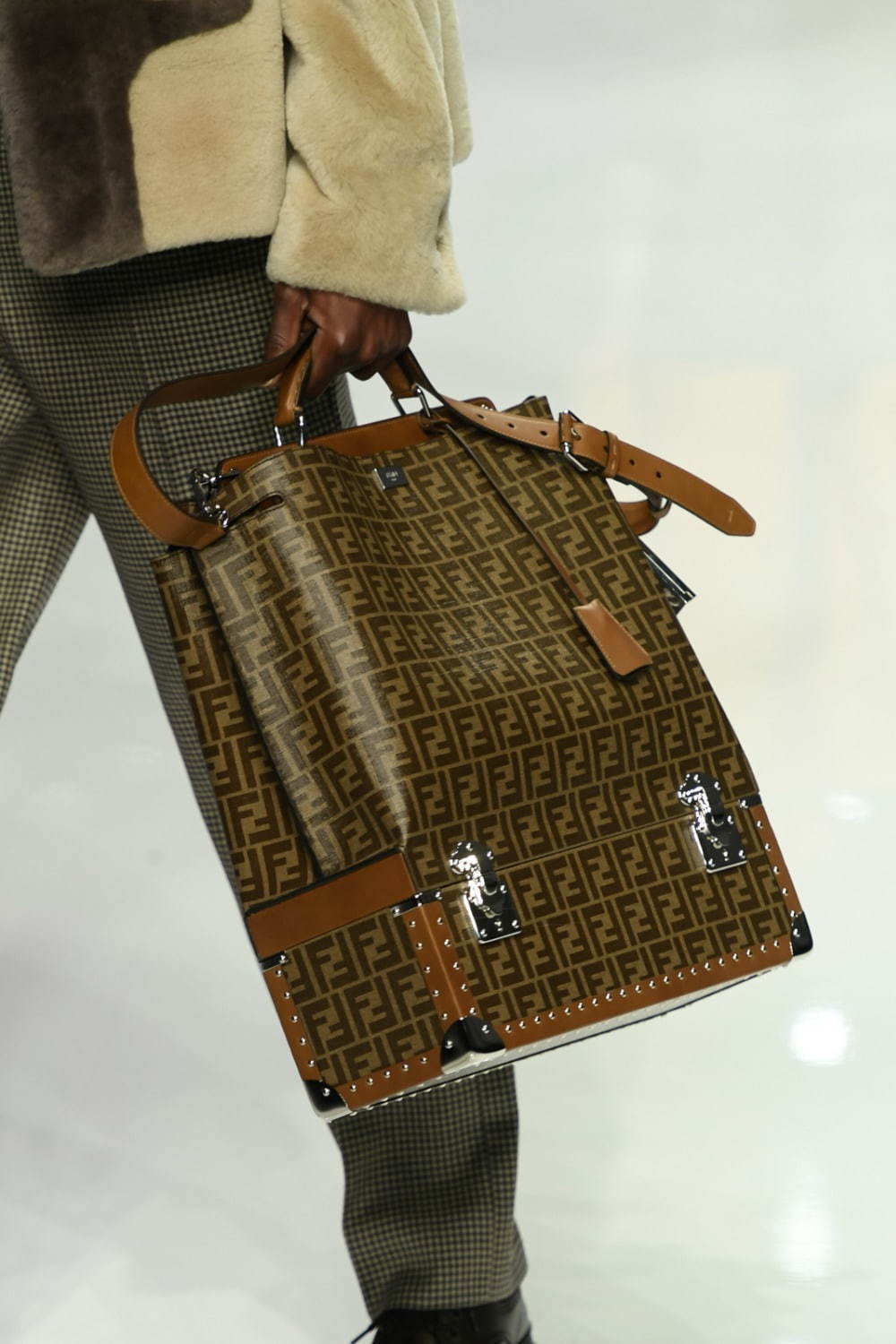 フェンディ 2020-21年秋冬<span>コレクション</span> - 写真42