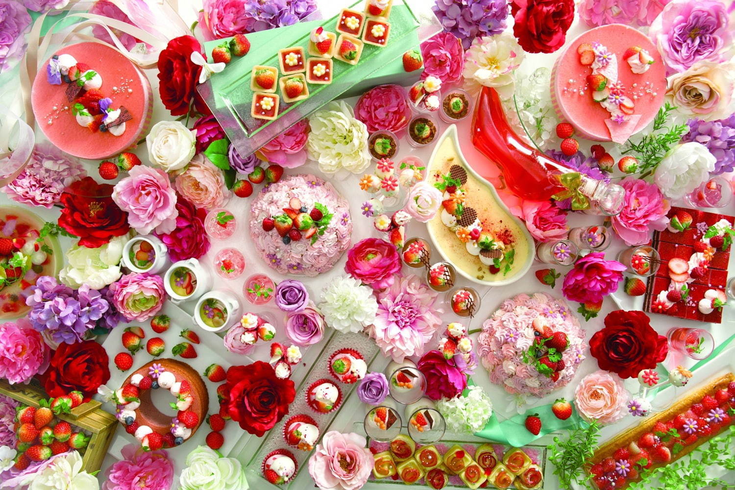 びわ湖大津プリンスホテルのストロベリーブッフェ、“苺×花”の華やかスイーツ約35種｜写真1