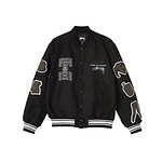 ステューシー＆コム デ ギャルソン限定バーシティジャケット、洋服モチーフのパッチ＆バックにCDGロゴ｜写真1