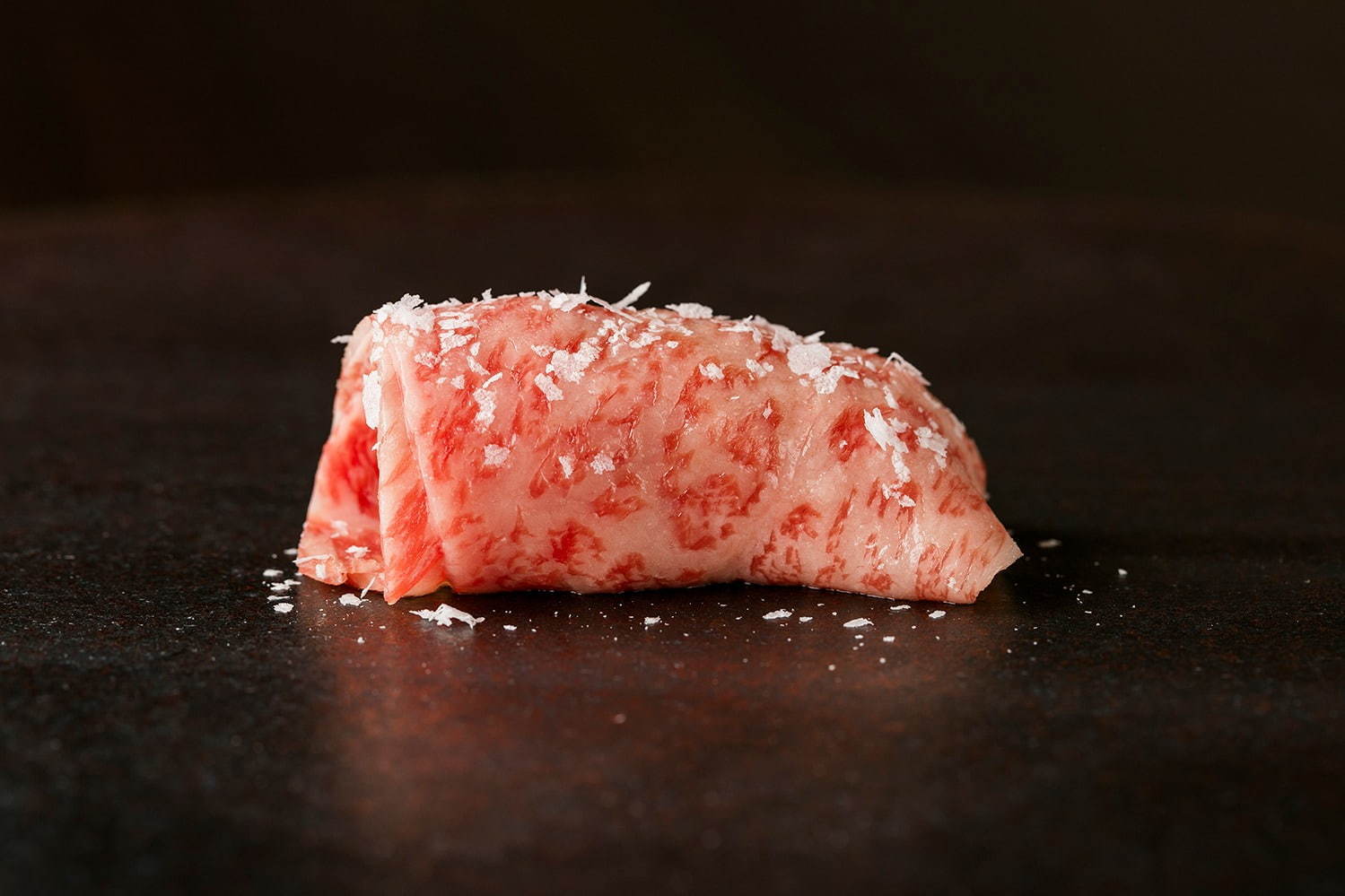 KINTAN新業態「牛肉寿司きんたん」銀座に、“霜降りサーロイン”など30種の和牛寿司｜写真2