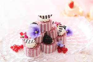 「不思議の国のアリス」「人魚姫」着想のデザートブッフェが名古屋で、花畑イメージのチーズタルトなど｜写真5