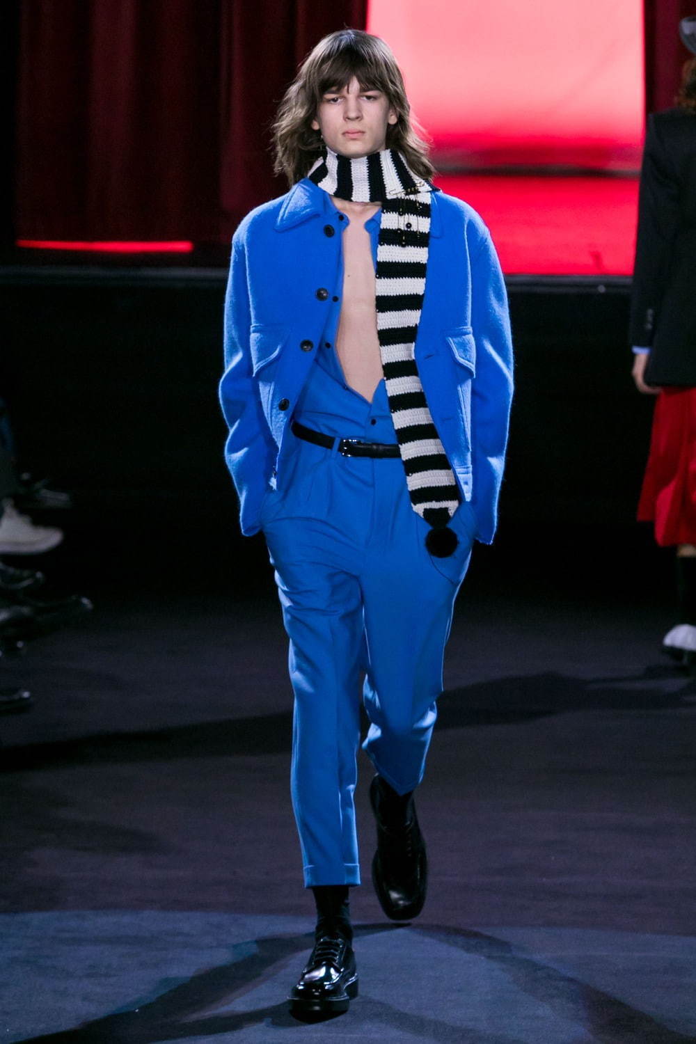 メンズ 青のクロップドパンツ アンクル丈 のコーディネート ファッションプレス