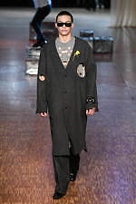 オフ-ホワイト 2020-21年秋冬メンズコレクション - 遊びの仕掛けが満載！ポップテーラード｜写真4