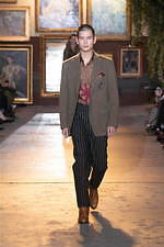 エトロ 2020-21年秋冬メンズコレクション - 古代から現代へロマンチックな橋を繋ぐ｜写真15