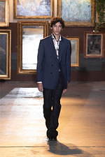 エトロ 2020-21年秋冬メンズコレクション - 古代から現代へロマンチックな橋を繋ぐ｜写真23