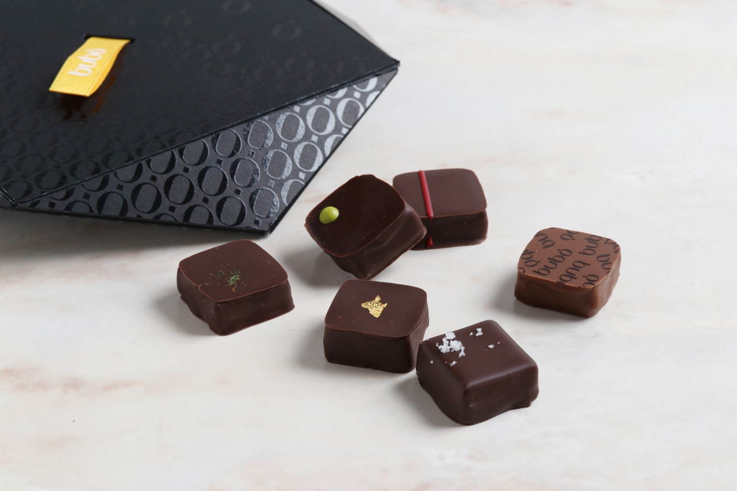 ブボ バルセロナのバレンタイン 世界一 のスパイスチョコケーキ スペイン人気no 1チョコ缶 ファッションプレス ブボ バルセロナのバレンタイン 世界一 のスパイスチョコケーキ スペイン人気no 1チョコ缶 ファッションプレス