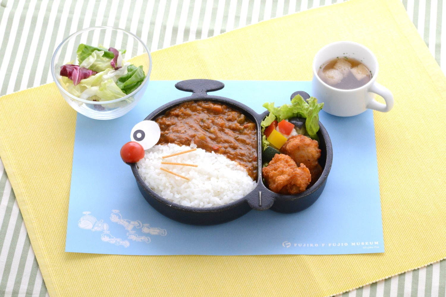 空飛ぶドラえもんカレー 1,650円(税込)