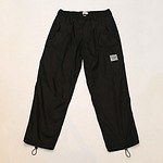 エフィレボル×コモンエデュケーション、セットアップのナイロンアノラック＆パンツなど｜写真11