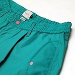 エフィレボル×コモンエデュケーション、セットアップのナイロンアノラック＆パンツなど｜写真24