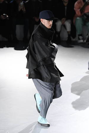 オム プリッセ イッセイ ミヤケ(HOMME PLISSÉ ISSEY MIYAKE) 2020-21年秋冬メンズコレクション  - 写真20