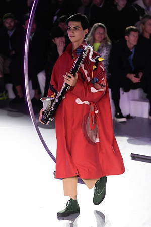 オム プリッセ イッセイ ミヤケ(HOMME PLISSÉ ISSEY MIYAKE) 2020-21年秋冬メンズコレクション  - 写真34