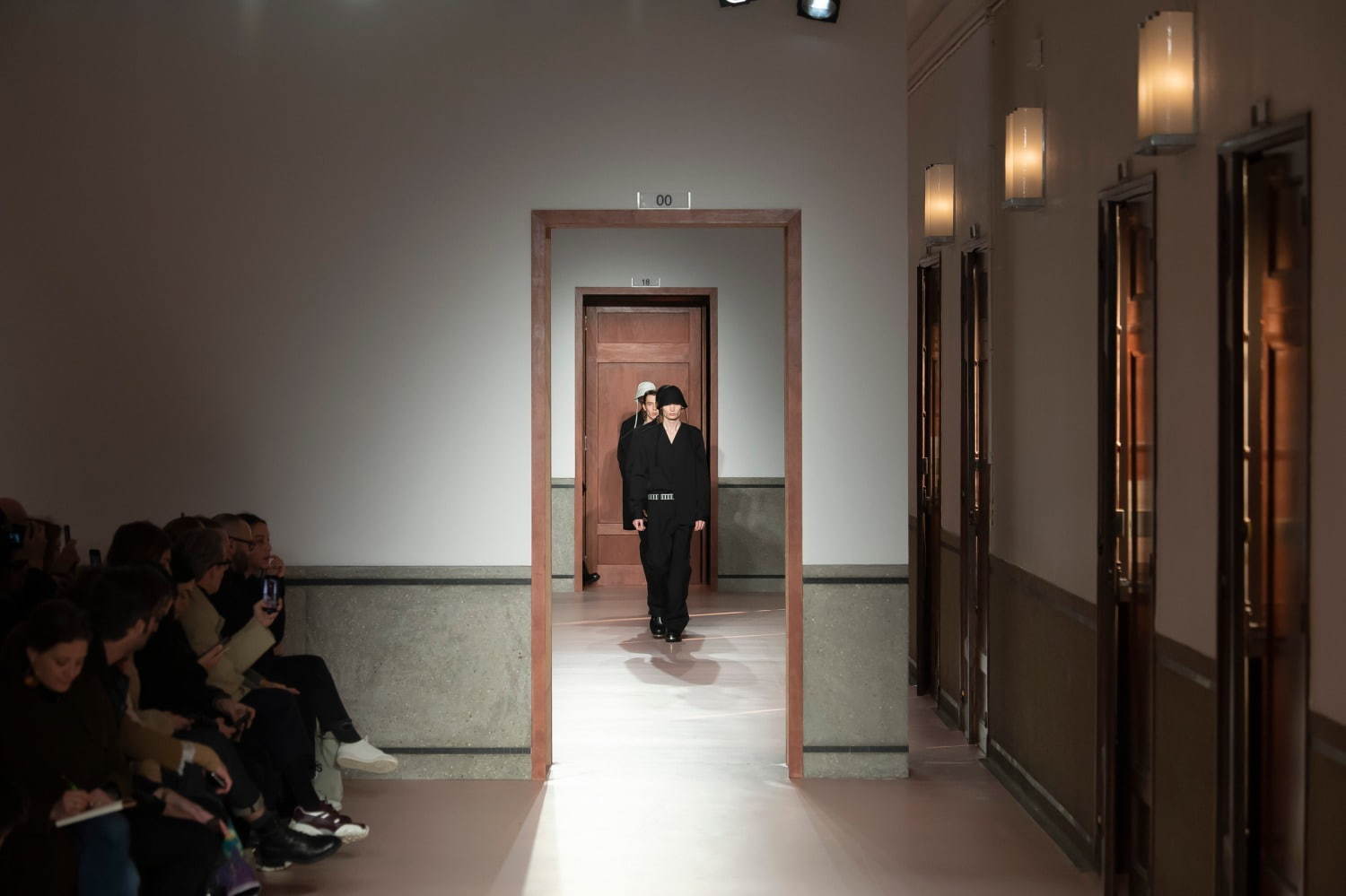 オーエーエムシー 2020-21年秋冬<span>コレクション</span> - 写真37