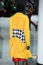 コム・デ・ギャルソン オム プリュス 2020秋冬コレクション - カラフルな色柄が回る万華鏡の世界｜写真24