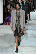 コム・デ・ギャルソン オム プリュス 2020秋冬コレクション - カラフルな色柄が回る万華鏡の世界｜写真36