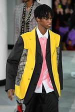 コム・デ・ギャルソン オム プリュス 2020秋冬コレクション - カラフルな色柄が回る万華鏡の世界｜写真45