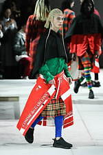 コム・デ・ギャルソン オム プリュス 2020秋冬コレクション - カラフルな色柄が回る万華鏡の世界｜写真54