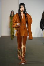 アクネ ストゥディオズ 2020年秋冬ウィメンズコレクション - 心地よい違和感が繋げる印象深さ｜写真12