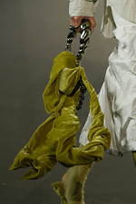 アクネ ストゥディオズ 2020年秋冬ウィメンズコレクション - 心地よい違和感が繋げる印象深さ｜写真29