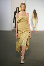 アクネ ストゥディオズ 2020年秋冬ウィメンズコレクション - 心地よい違和感が繋げる印象深さ｜写真33