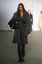 アクネ ストゥディオズ 2020年秋冬ウィメンズコレクション - 心地よい違和感が繋げる印象深さ｜写真35