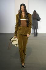 アクネ ストゥディオズ 2020年秋冬ウィメンズコレクション - 心地よい違和感が繋げる印象深さ｜写真37