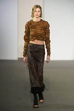 アクネ ストゥディオズ 2020年秋冬ウィメンズコレクション - 心地よい違和感が繋げる印象深さ｜写真56