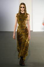 アクネ ストゥディオズ 2020年秋冬ウィメンズコレクション - 心地よい違和感が繋げる印象深さ｜写真57