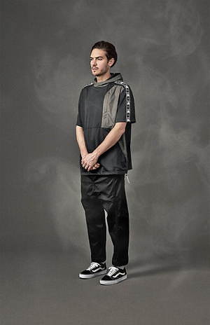 キューン(CUNE) 2020春夏コレクション  - テーマは喪中、皆が知るある人を偲んで｜写真15