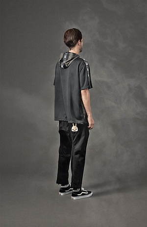 キューン(CUNE) 2020春夏コレクション  - テーマは喪中、皆が知るある人を偲んで｜写真16