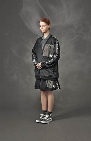 キューン(CUNE) 2020春夏コレクション  - テーマは喪中、皆が知るある人を偲んで｜写真17