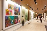 東京ミッドタウンの夜桜ライトアップ、全長200mの桜並木で“都心のお花見”- フラワーアートの展示も｜写真6