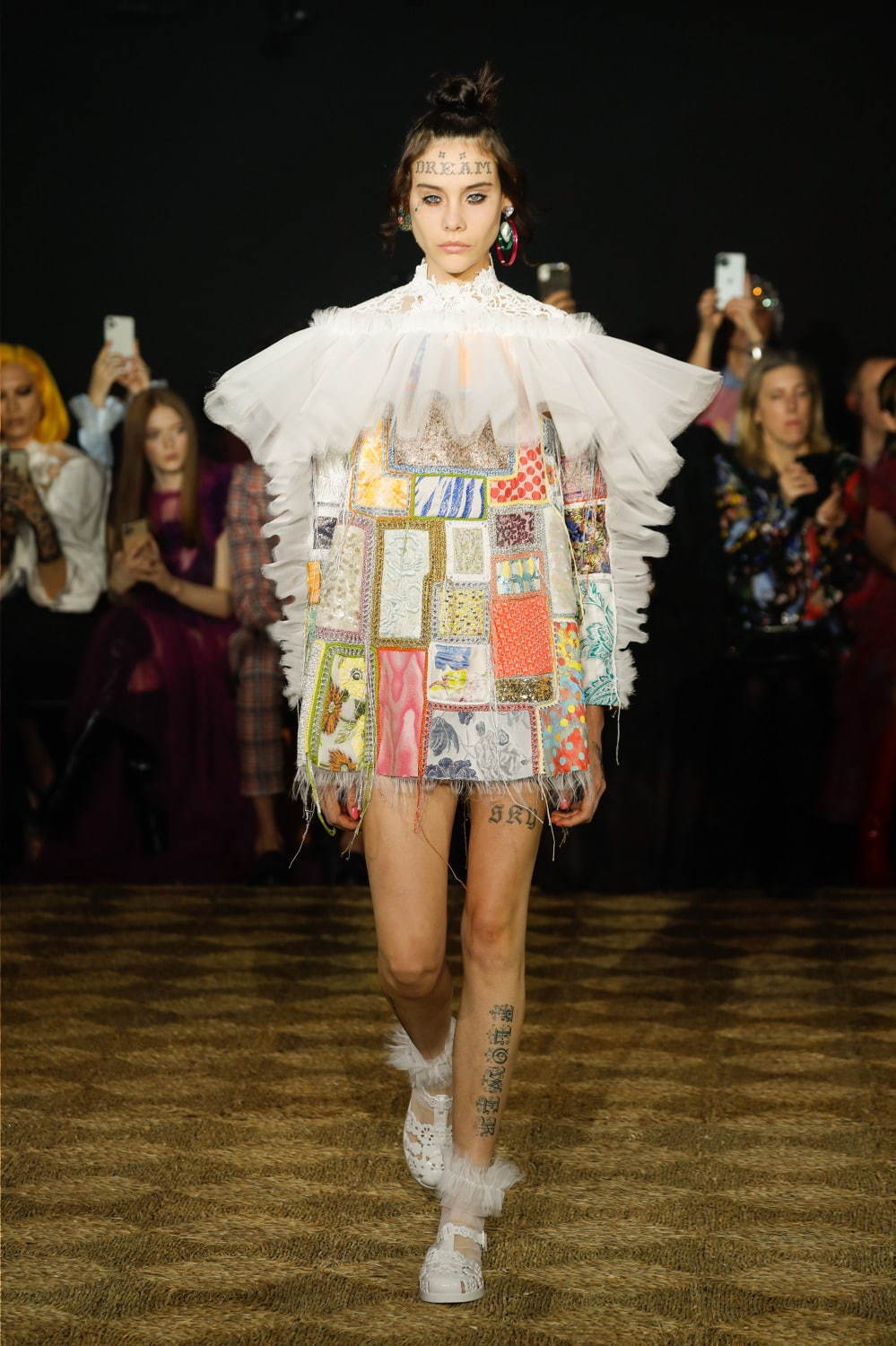 ヴィクター＆ロルフ オートクチュール(VIKTOR & ROLF Haute Couture) 2020年春夏ウィメンズコレクション  - 写真2