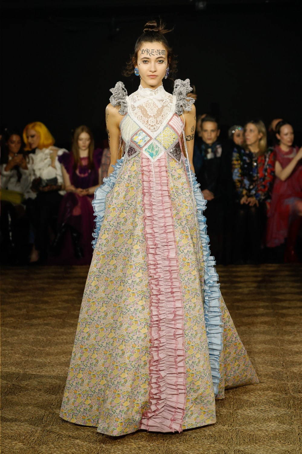 ヴィクター＆ロルフ オートクチュール 2020年春夏<span>コレクション</span> - 写真22