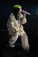 ビリー・アイリッシュが第62回グラミー賞5冠達成、デビューアルバム＆代表曲bad guyで｜写真4