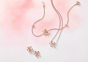 4℃の桜ジュエリー、ローズクォーツで“桜の花”を象ったネックレスや