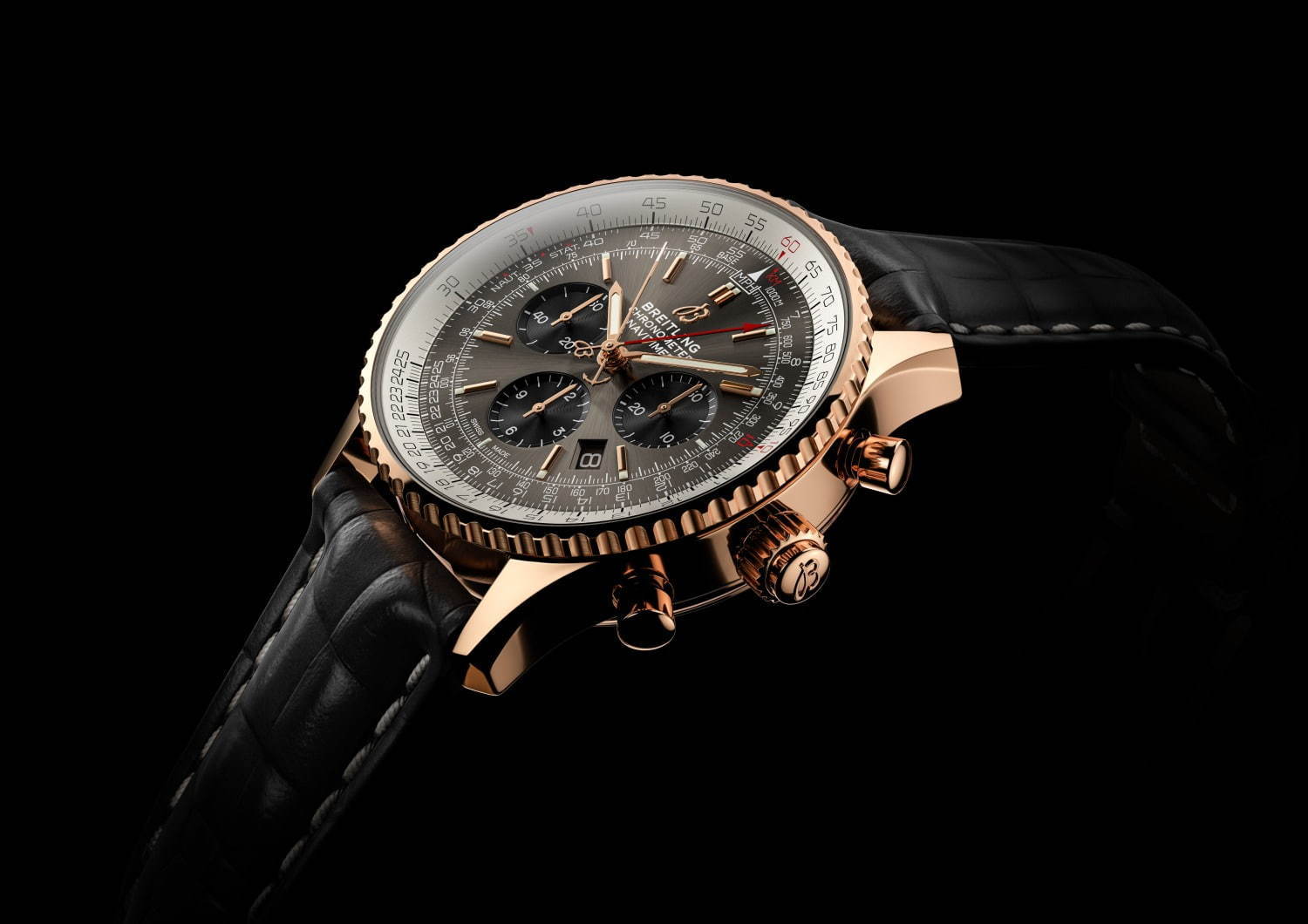 ブライトリングの腕時計「ナビタイマー」新作、複雑機構ラトラパンテ＆18Kレッドゴールドケース採用｜写真2