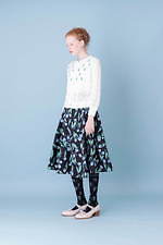 ジェーンマープル“チューリップ”柄の新作ワンピースやスカート、花刺繍の丸襟ブラウスも｜写真1