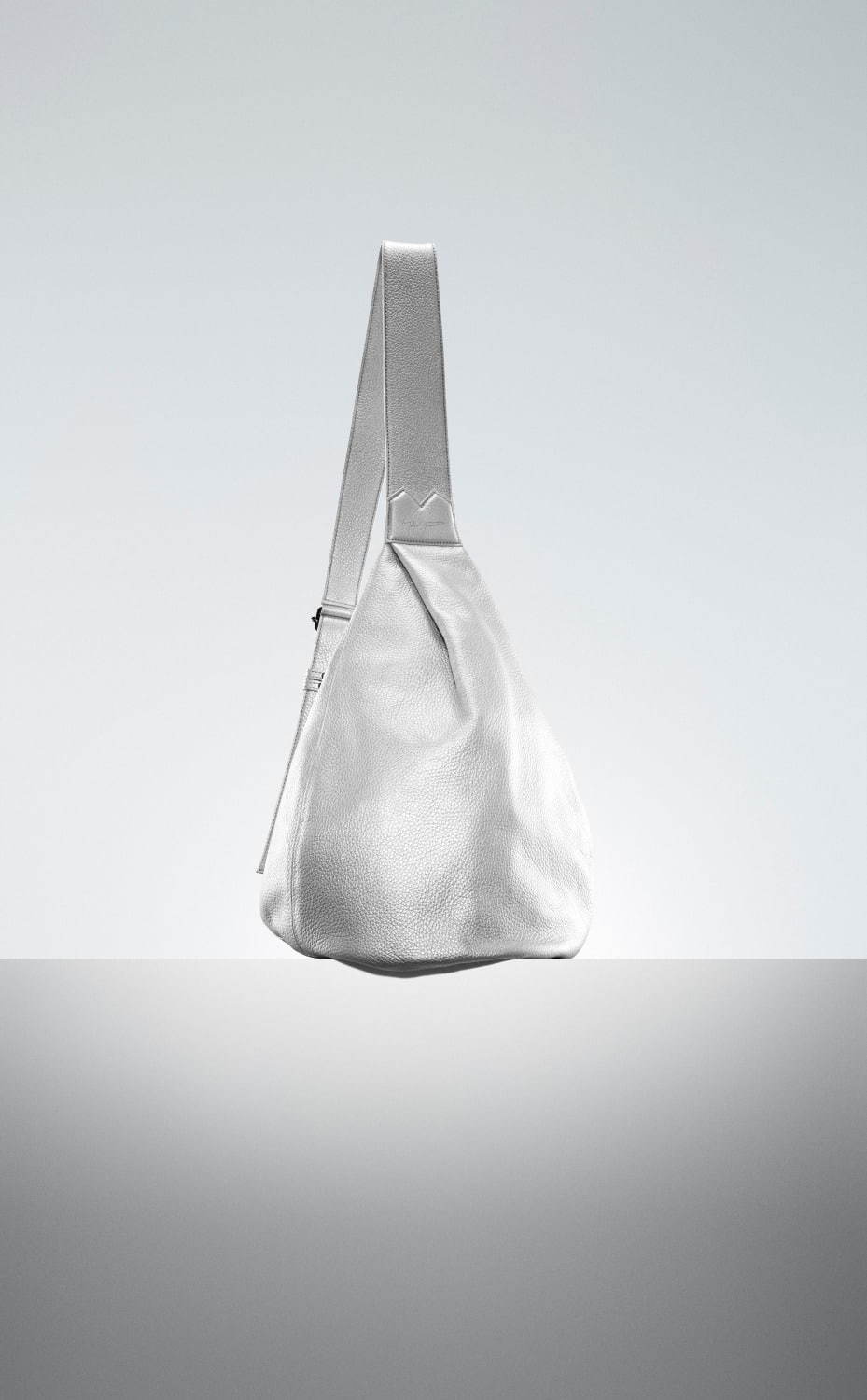 ディスコード ヨウジヤマモトの新作バッグ、“服と一体化”したチェーンバッグやシルバーのY リュック｜写真16