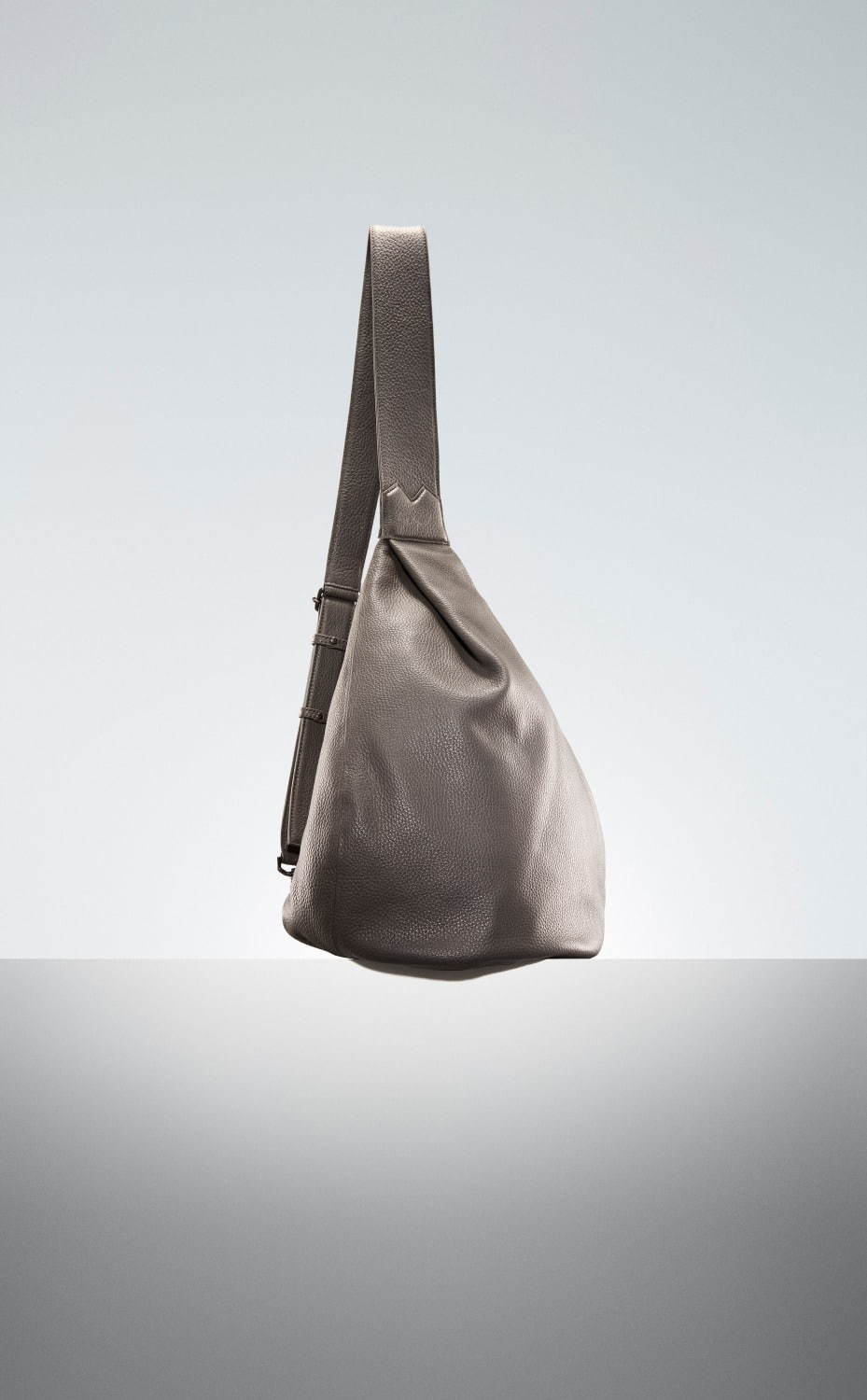 ディスコード ヨウジヤマモトの新作バッグ、“服と一体化”したチェーンバッグやシルバーのY リュック｜写真14