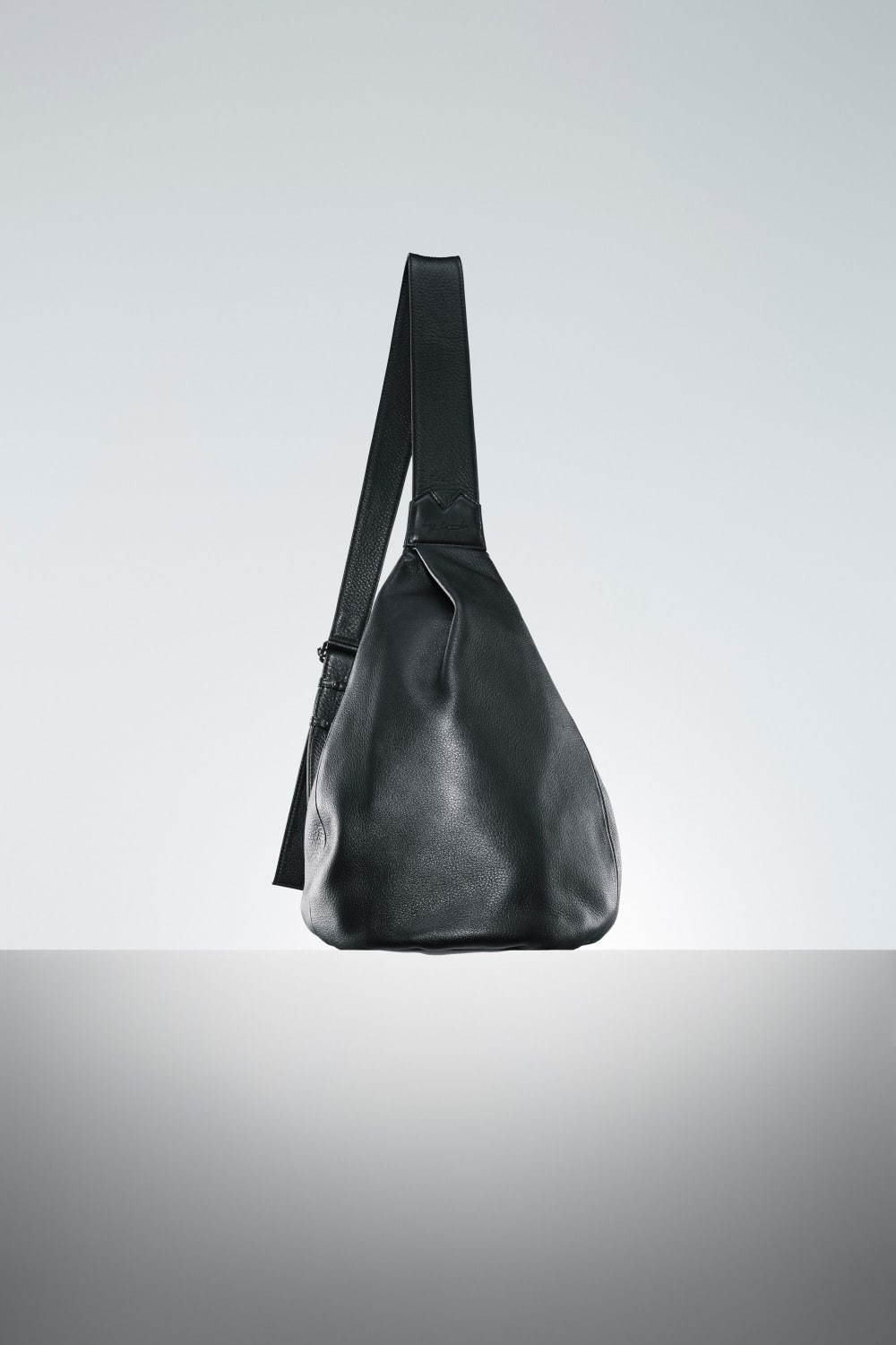 ディスコード ヨウジヤマモトの新作バッグ、“服と一体化”したチェーンバッグやシルバーのY リュック｜写真12