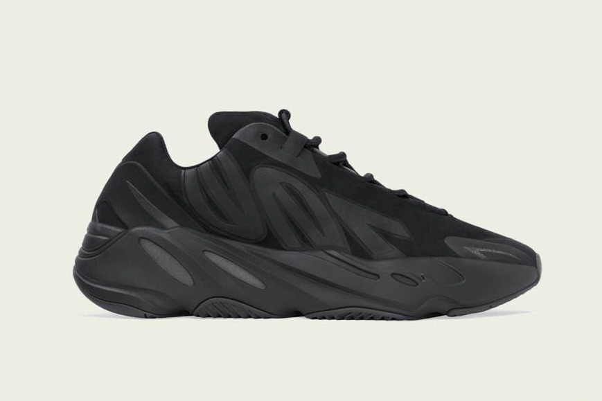 アディダス + カニエ・ウエストのスニーカー「YEEZY BOOST 700」黒で ...