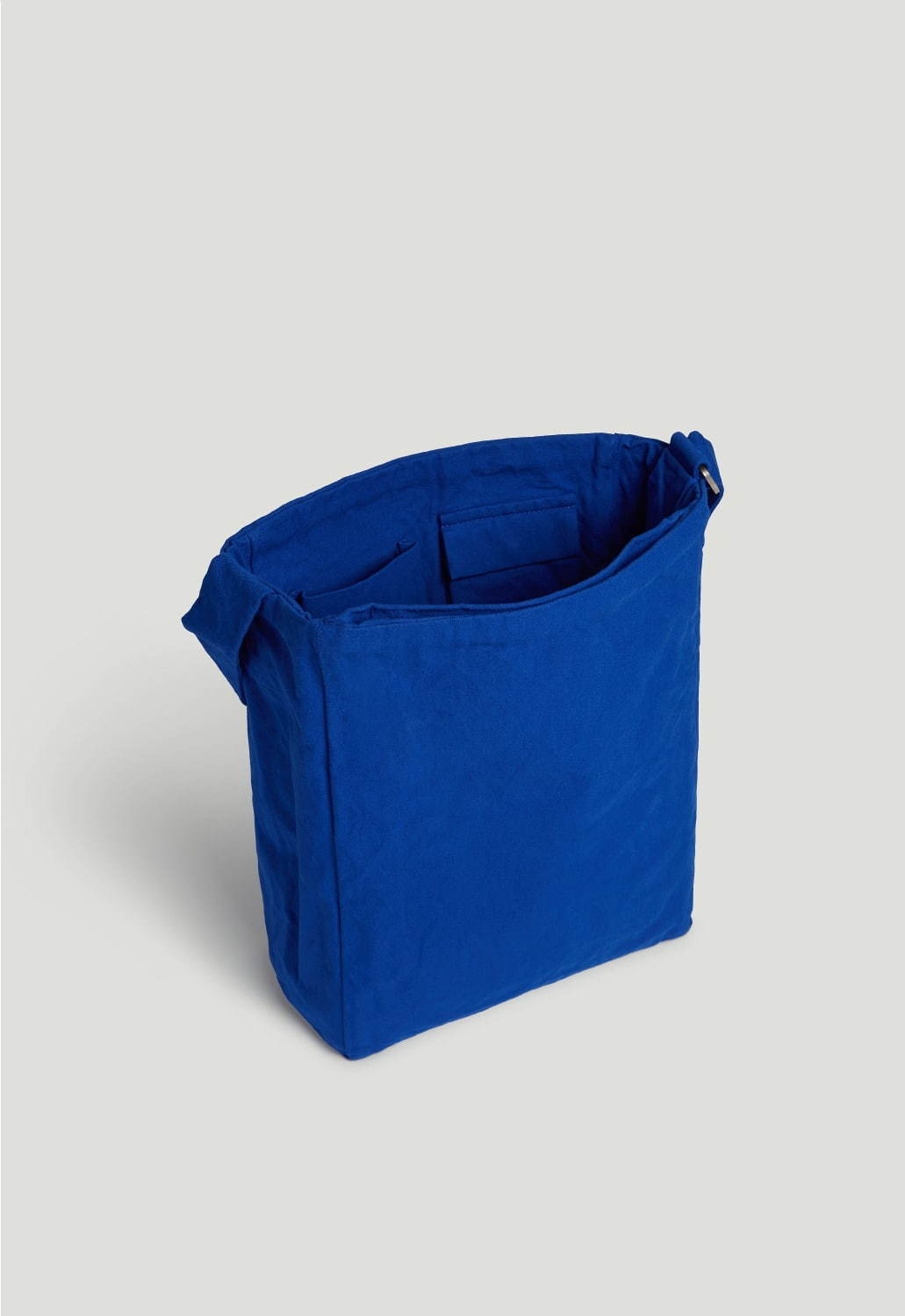 トゥーグッド×チャコリから“車掌”が着想源のコラボレーションバッグ、ブルーの新色も｜写真11
