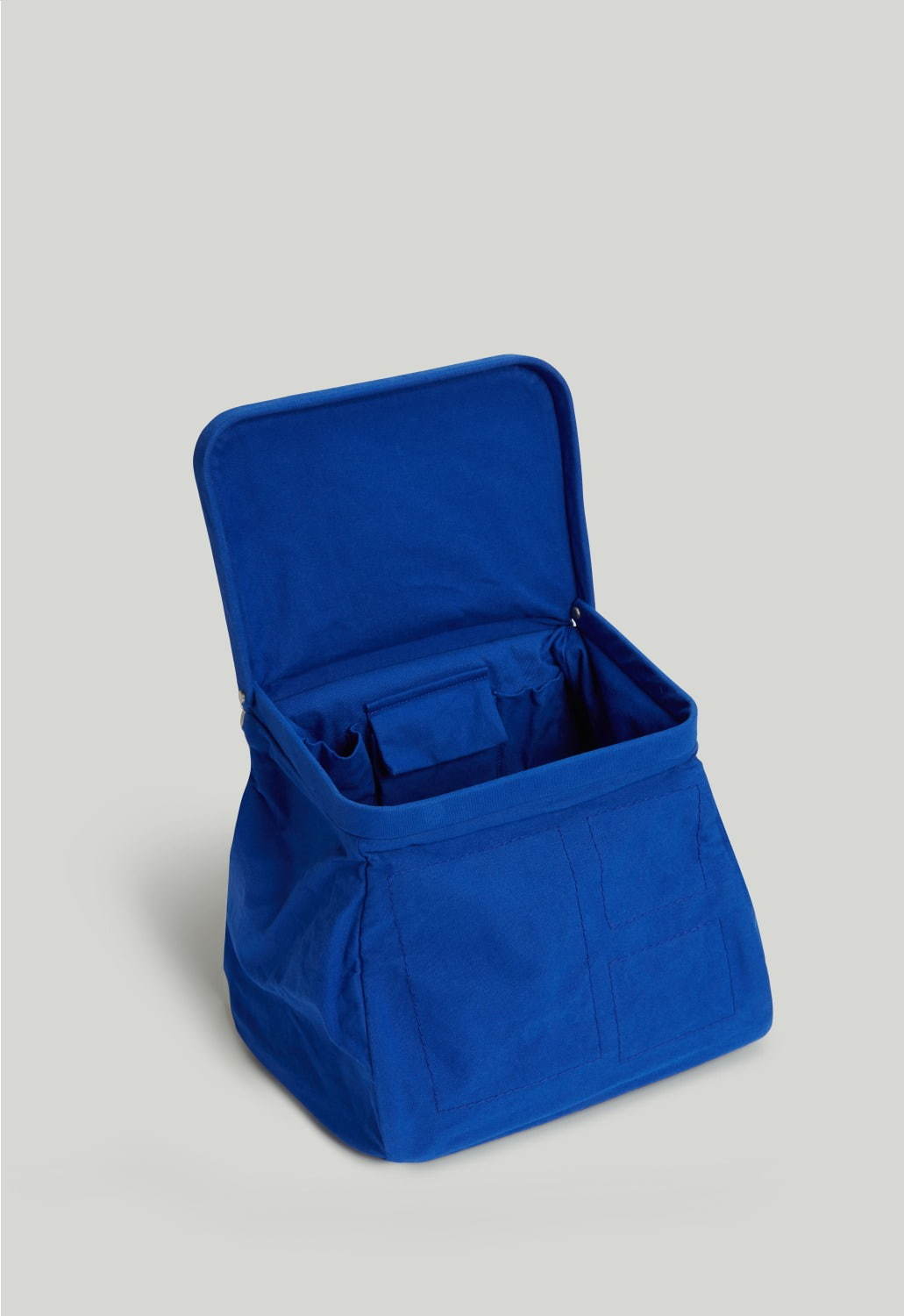 トゥーグッド×チャコリから“車掌”が着想源のコラボレーションバッグ、ブルーの新色も｜写真15