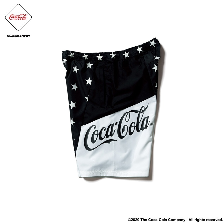 F.C.R.B.×「コカ·コーラ」ロゴを配したジャケットやフーディー、星コラージュのTシャツも｜写真38